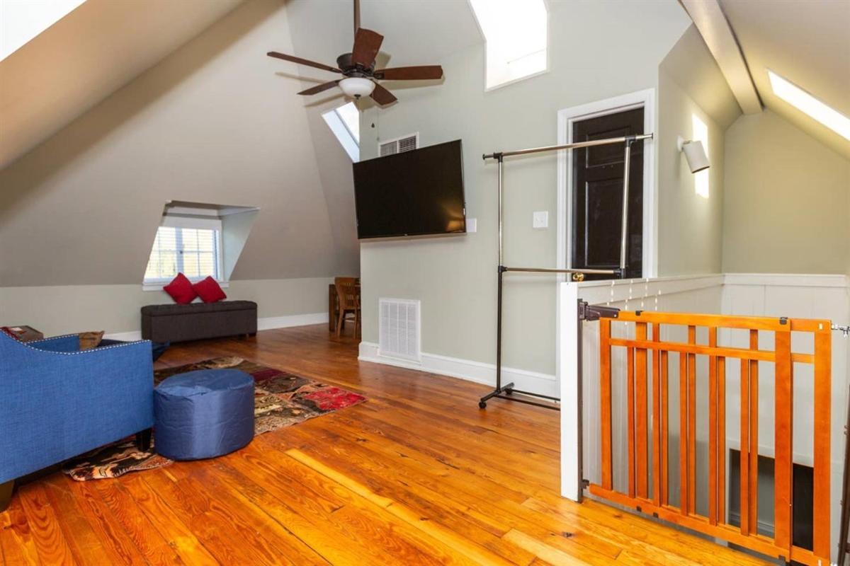 Renowned Historic Home Downtownacross From Park وينستون سالم المظهر الخارجي الصورة